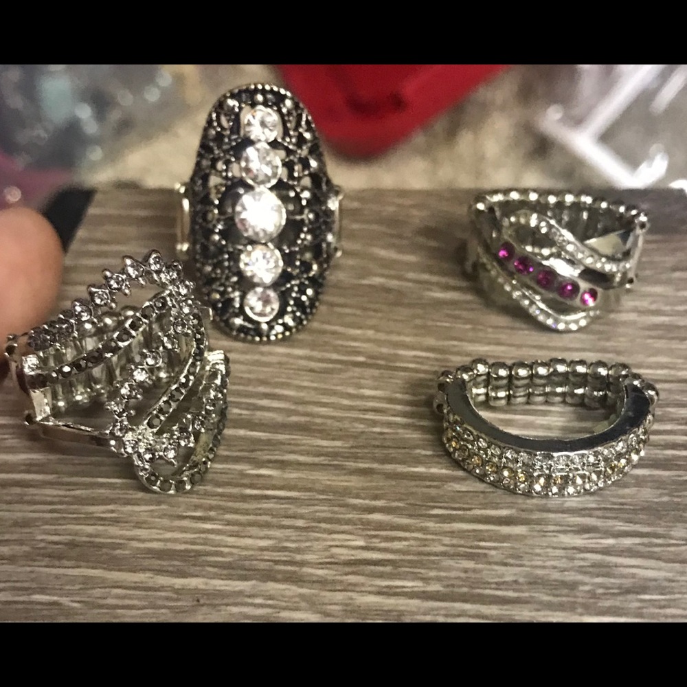 Lot of 4 stretchy band rings NEW nickel free